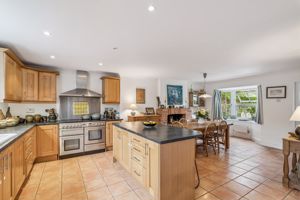 Photo 25- click for photo gallery